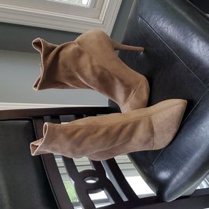 PRETTY LULUS BOOTIES